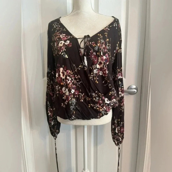 Nordstrom Lovestitch Floral Wrap Blouse NWT - Picture 4 of 12